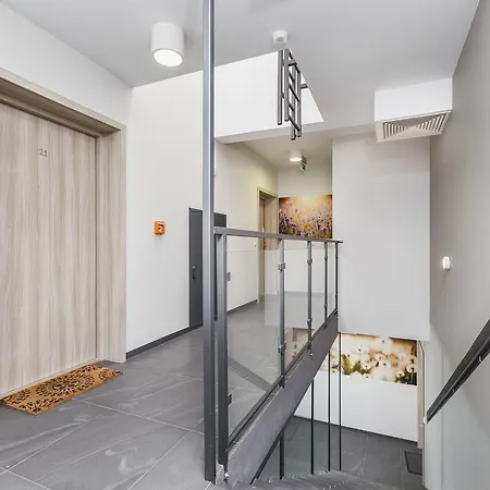 Flower Apartment